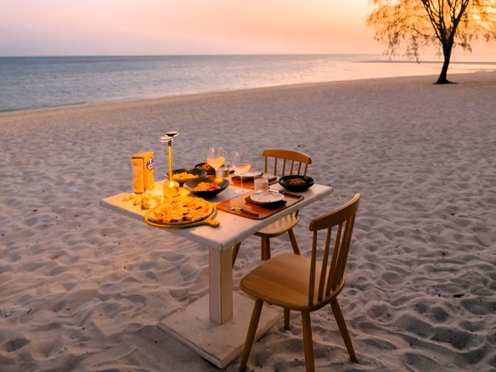 Fresh seafood lunch on Bawe Island