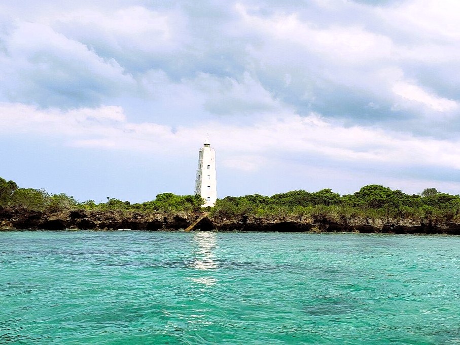 Pristine white sandy beaches of Tumbatu Island